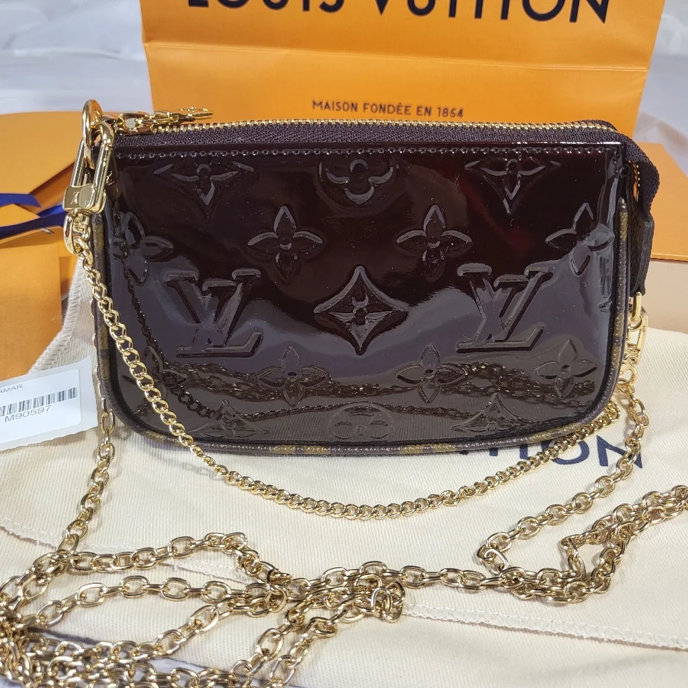 Sold- Brand new authentic Louis Vuitton Mini Pochette Vernis - Picture 10 of 16